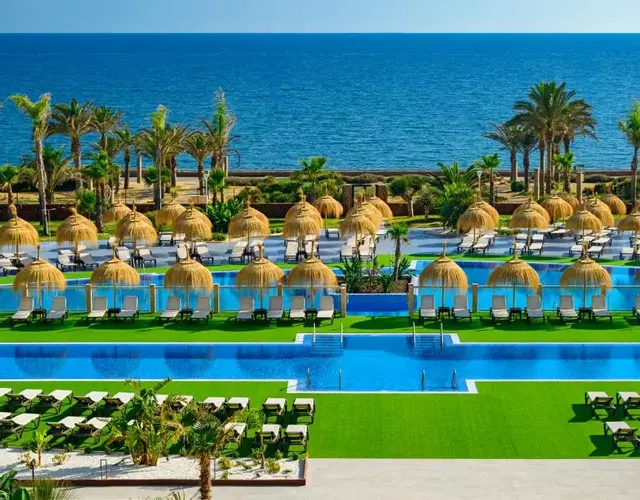 Cabogata Beach Hotel