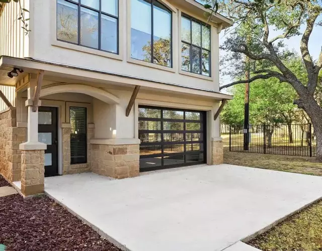 Peaceful Hill Country Oasis