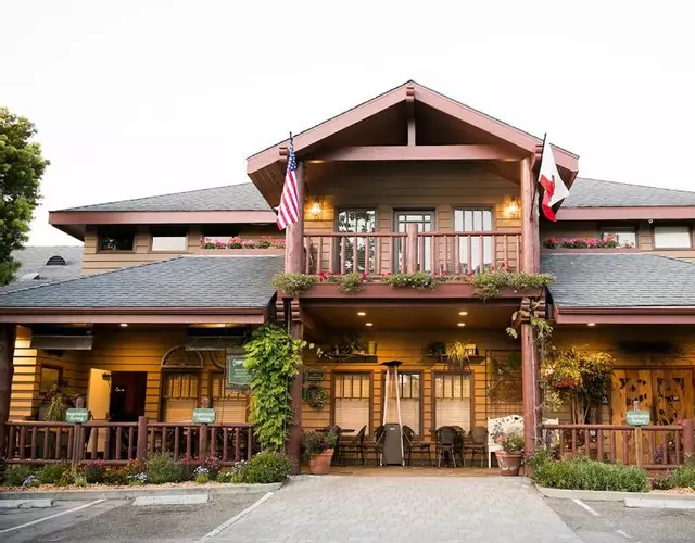 Cambria Pines Lodge