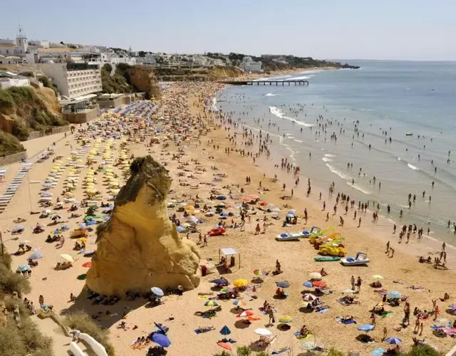 Albufeira 2 bedroom apartment 5 min from Falesia beach and close to center I