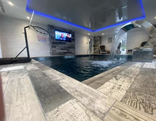 Jaw Dropping House with Private Indoor Pool, Hot Tub & Cinema