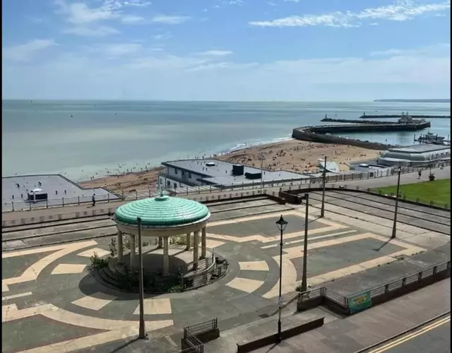 Beach View Apartment - Top floor sea view Ramsgate