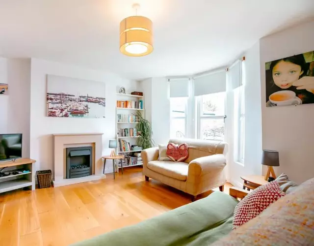 Perfect Booking Near Ramsgate Station And Beach