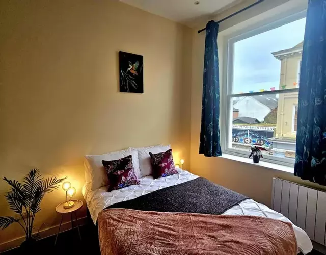 Prime Location - Modern 1BR in Canterbury Centre