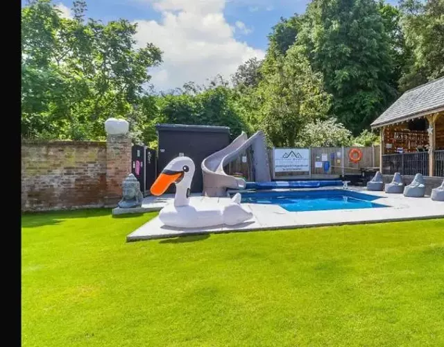 Incredible private Oasis 32c pool, jacuzzi games bar