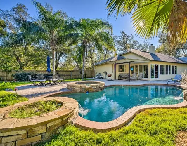 Walk to Lake Stunning Central Florida Home!