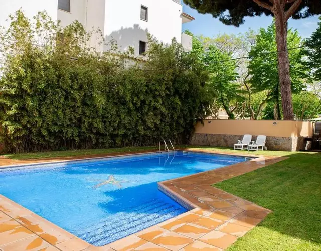 Acogedor apto muy céntrico con piscina en S'Agaró