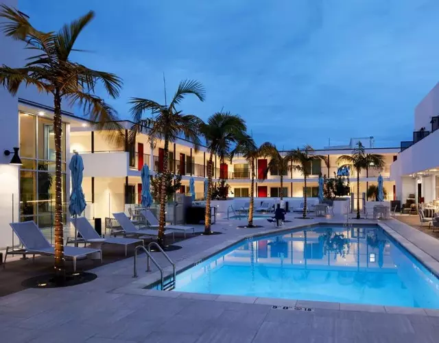 Courtyard by Marriott Santa Barbara Downtown