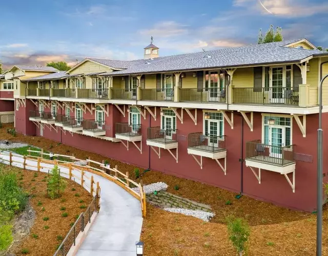 The Agrarian Hotel; Best Western Signature Collection