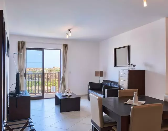 Elegant 1-Bedroom Duplex Apartment