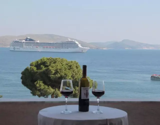 Doka Center Apartments