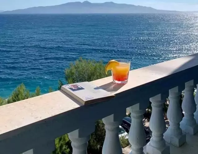 Kalemi's Beachside Hotel