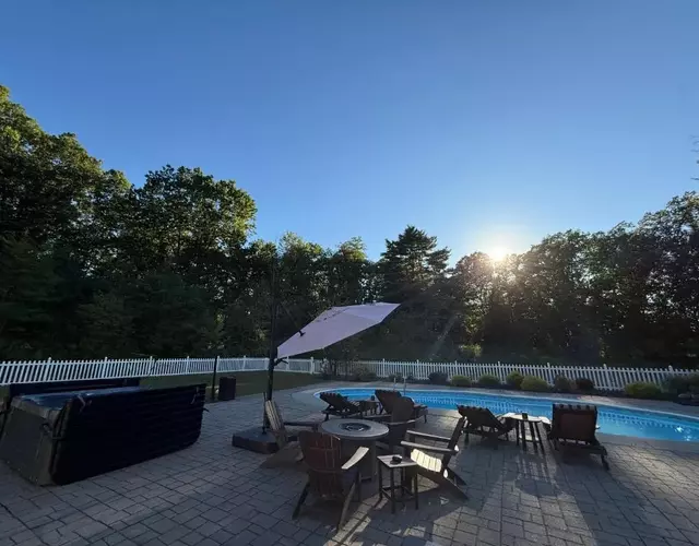 9 Bedroom Saratoga Home, In-Ground Heated Pool, HotTub, Firepit, Gourmet Kitchen, Fireplace, Office