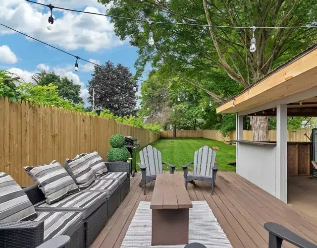 Charming Family Saratoga Home Walk to Track & Downtown