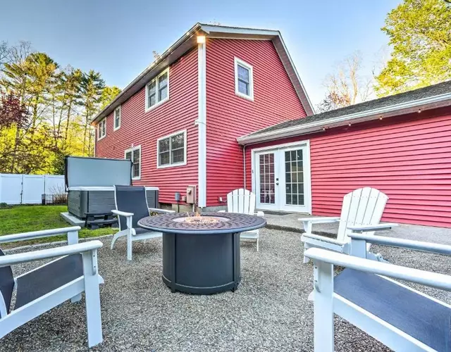 Family-Friendly Retreat with Hot Tub 1 Mi to Dtwn