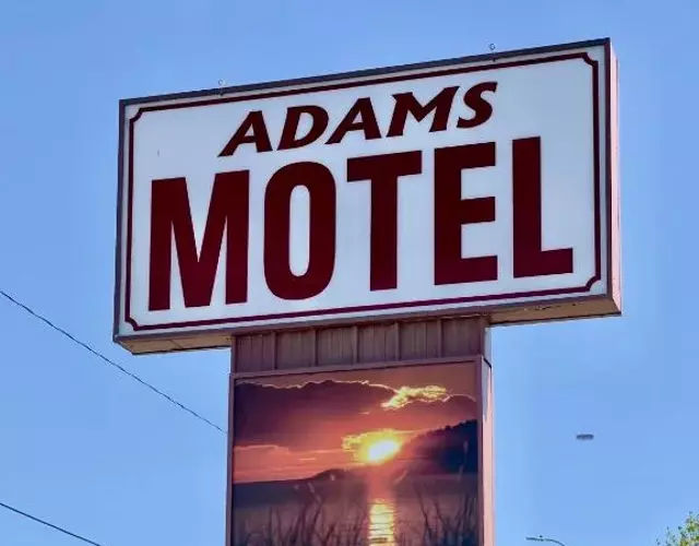 Adams Motel