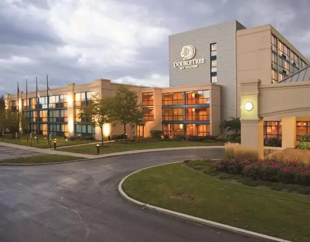 DoubleTree by Hilton Chicago - Arlington Heights