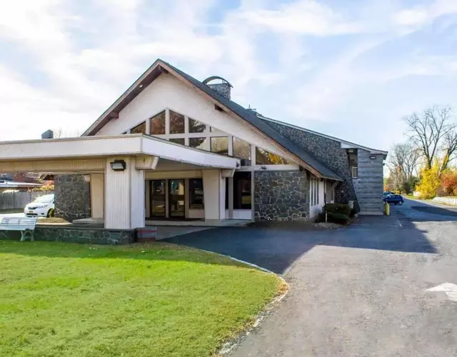 Econo Lodge Inn & Suites Colonie Center Mall