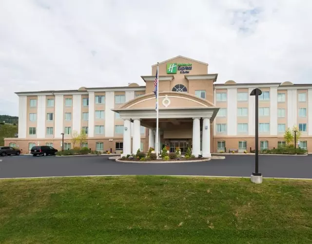 Holiday Inn Express and Suites Dickson City by IHG
