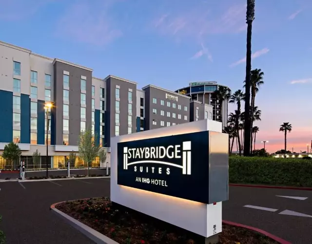 Staybridge Suites - Long Beach Airport by IHG