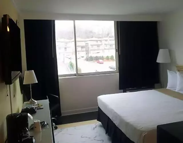 Ramada by Wyndham North Bergen