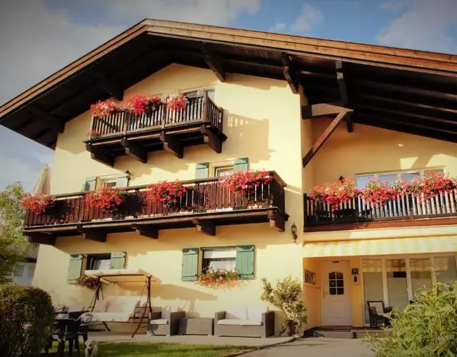 Alpenlandhaus Menardi