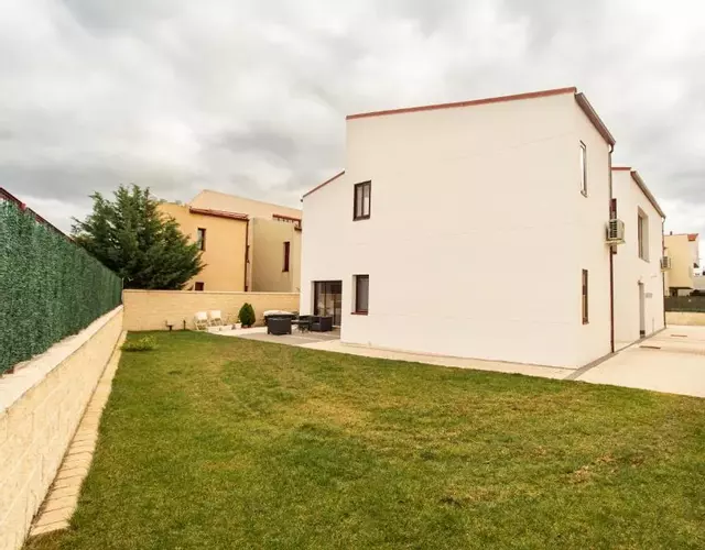 Luminoso chalet cerca de Segovia by CABANA Rentals