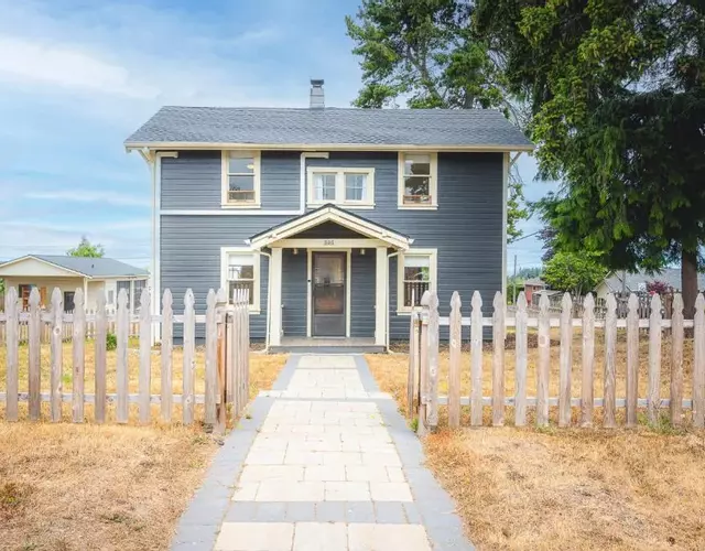 Peabody House - 1920s Cottage