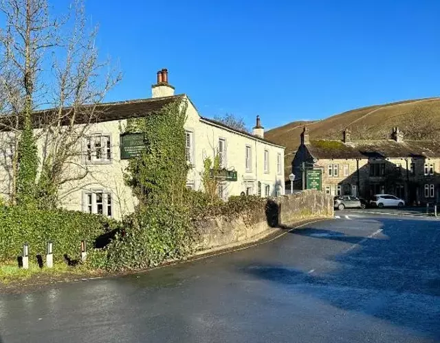 The Racehorses Hotel