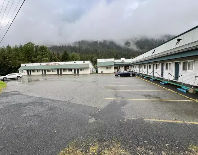 Marina Motel