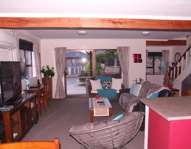 Annie's BnB at 7C