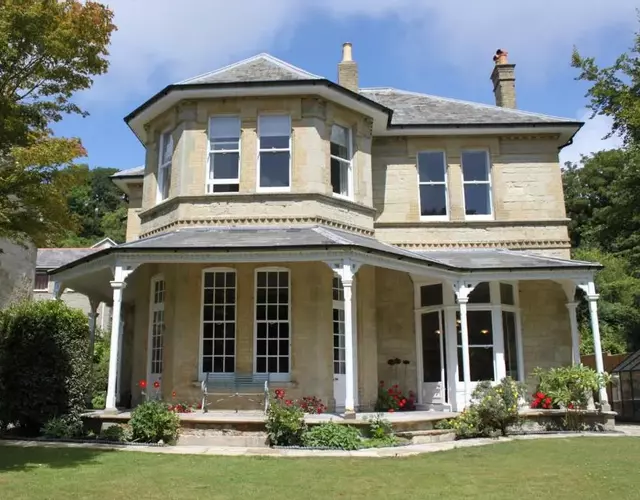 Clarence House Apartments