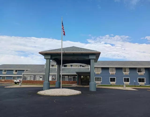 The Oasis Hotel & Bar