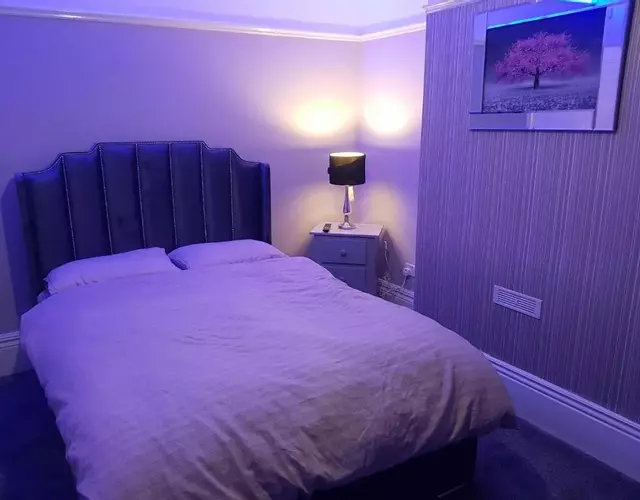 Highfields Living - All Rooms Ensuite- Free Wifi- Free Local Parking