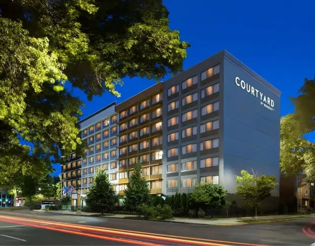 Courtyard New Haven at Yale