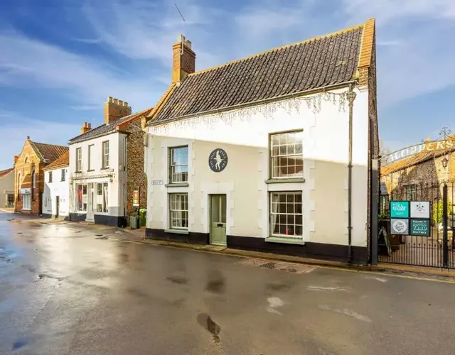 Host & Stay - The Old Paul Pry