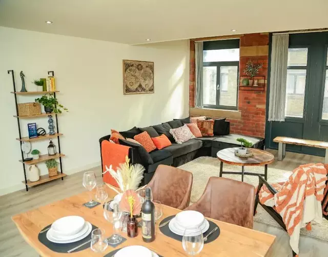 2 Bed New York Style Loft Apartment Free Parking