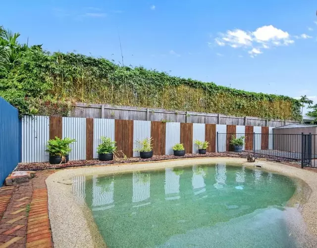 Coolum Beachside Getaway