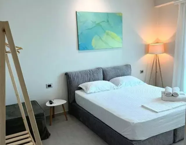 STAY-FIVE Modern Central Studios Self Check-in & Fast Wi-Fi