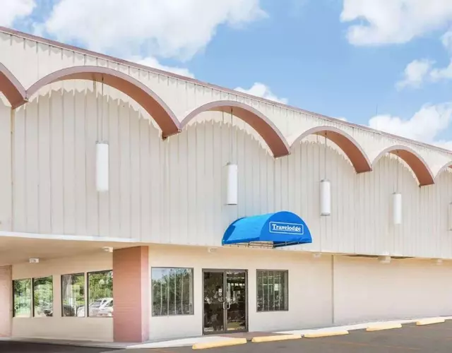 Travelodge by Wyndham Shreveport LA