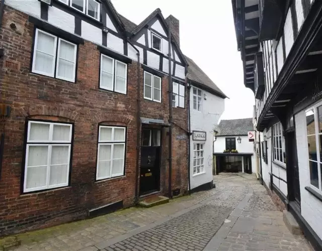 Stay in History 13th Century Gem in Central Shrewsbury!