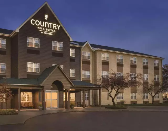 Country Inn & Suites by Radisson, Dakota Dunes, SD