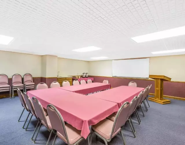 Knights Inn & Suites South Sioux City