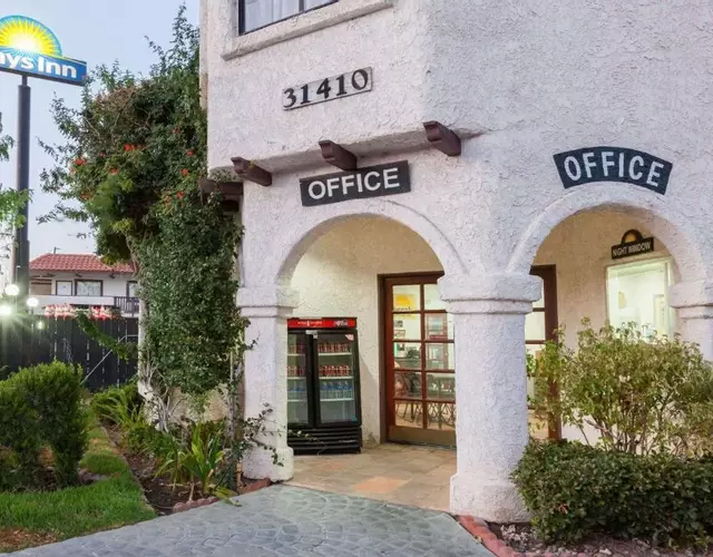 Days Inn by Wyndham Castaic Six Flags Magic Mountain