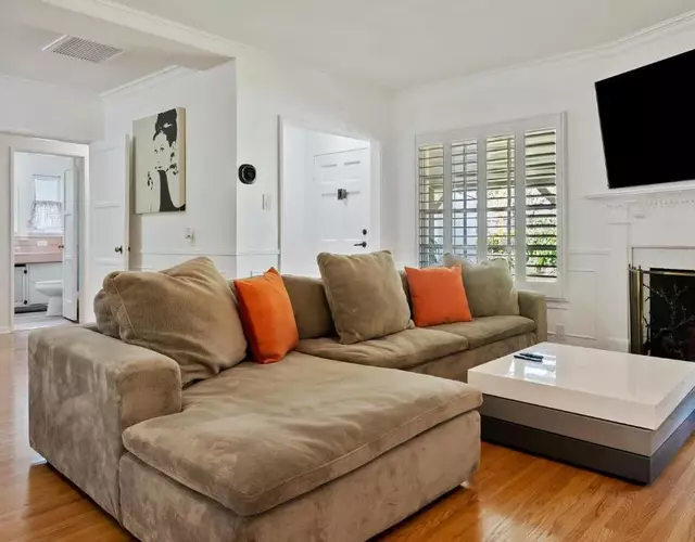 Modern 4bed 3bath home with piano near Universal Studio & Hollywood for 10