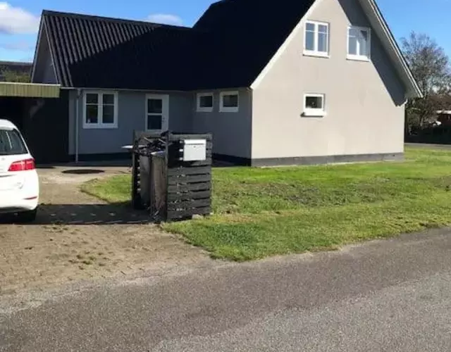 hyggeligt byhus tæt ved skov og togstation