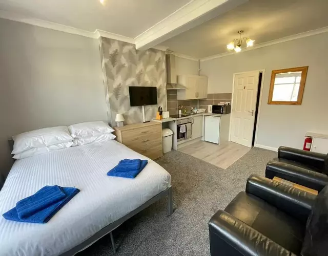 Large Ground Floor Studio Holiday Apartment Skegness - Flat 12