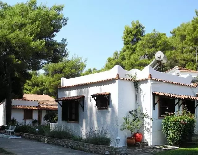 PARACHOS Trulos beach accomodation 500 metres from the sea