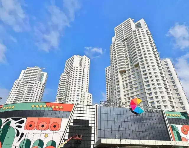 Azure Luxury Sky Apartment