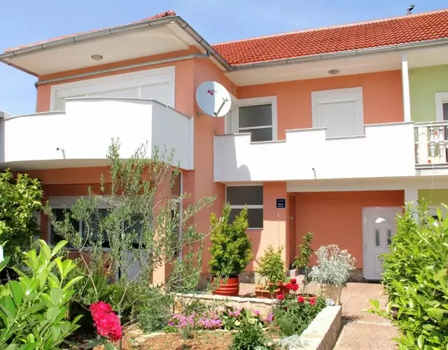 Apartment Bura